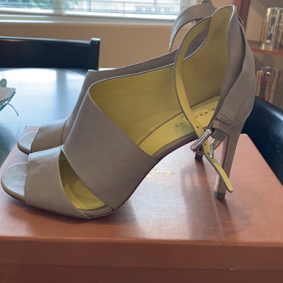 COACH MANHATTAN SOFT VINTAGE HEELS - Picture 1 of 7